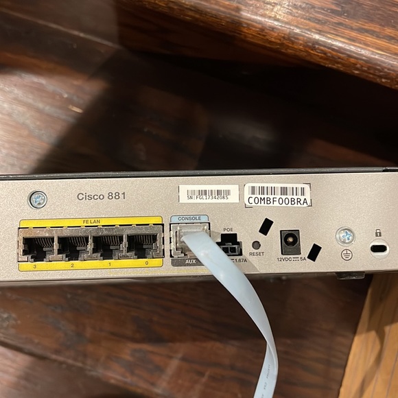 Cisco 881 Ethernet Security Router - Picture 5 of 7